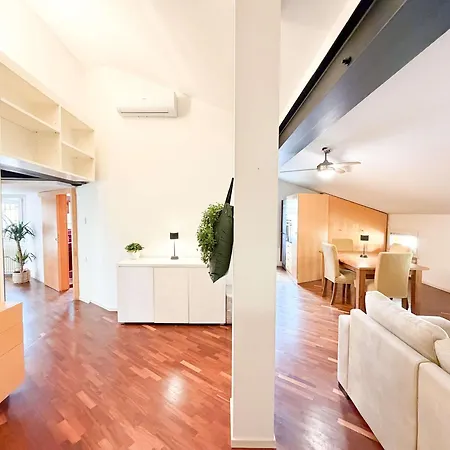 Homeby, Casa Piazza Maggiore דירה