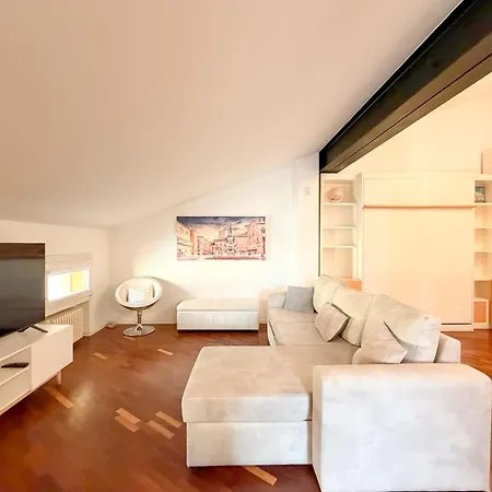 Homeby, Casa Piazza Maggiore